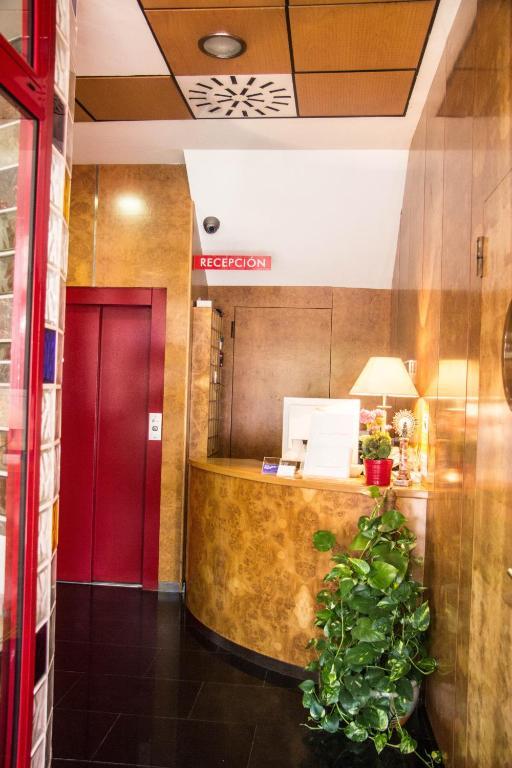 Hotel Villa De Zaragoza Casetas Екстер'єр фото